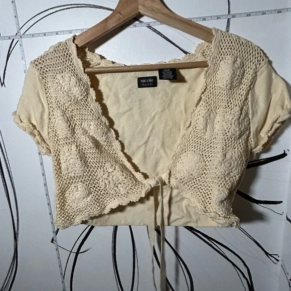 Nicole by Nicole Miller Crocheted Cropped Short Sleeve Sweater w/Tie, Size Lar - Picture 5 of 7